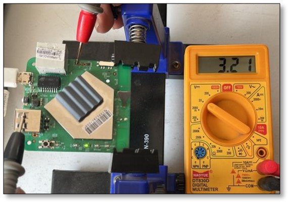 Multimeter Voltage Test